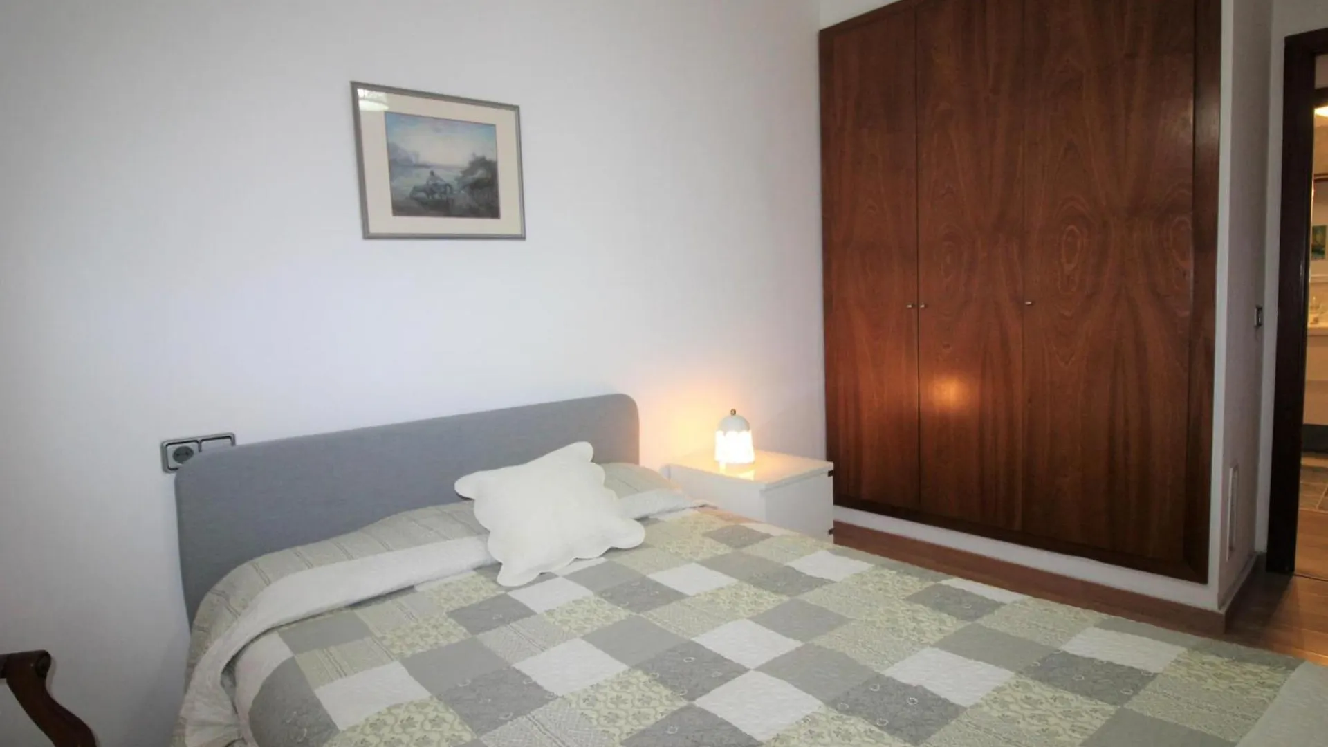 Apartamento Con Terraza Y Parking A 400M De La Playa Del Port En Llanca - Es-228-156