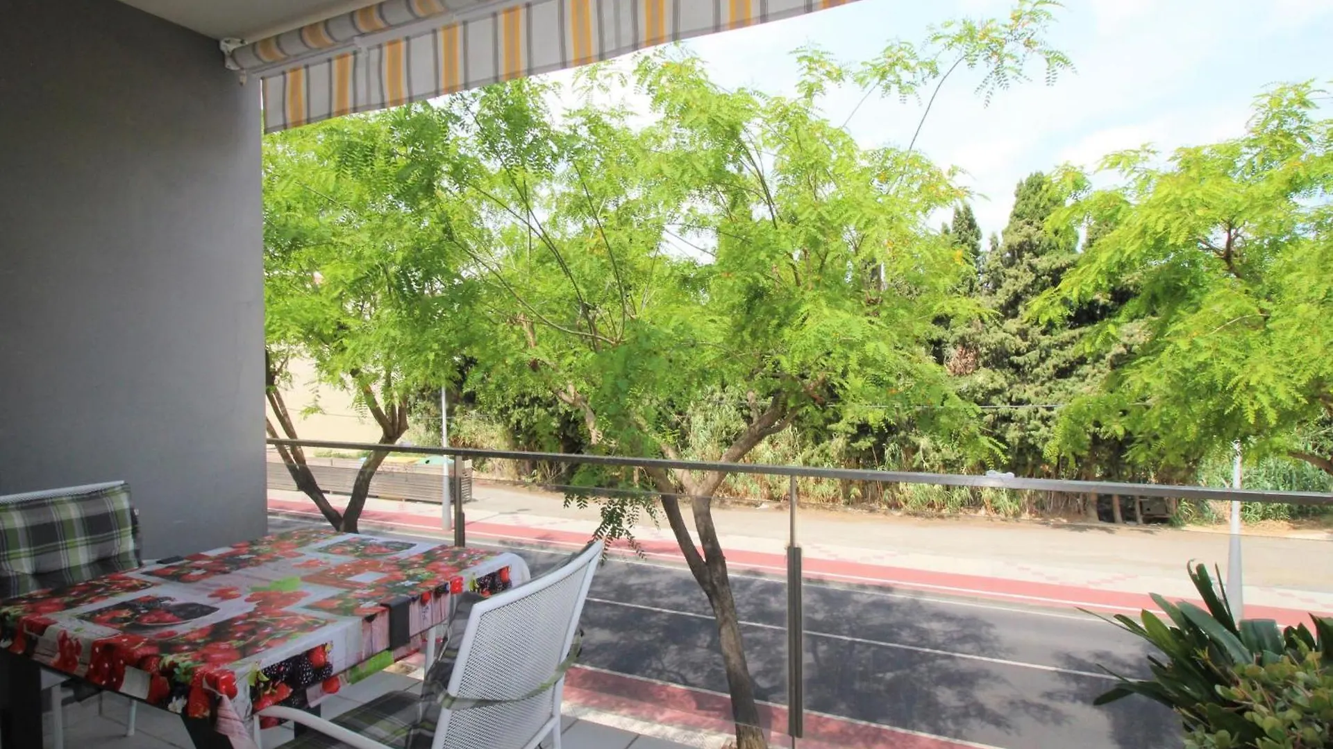 Apartamento Con Terraza Y Parking A 400M De La Playa Del Port En Llanca - Es-228-156 0*,  Spain
