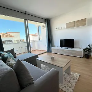 2-bedroom Brand New Steps From The Apartamento