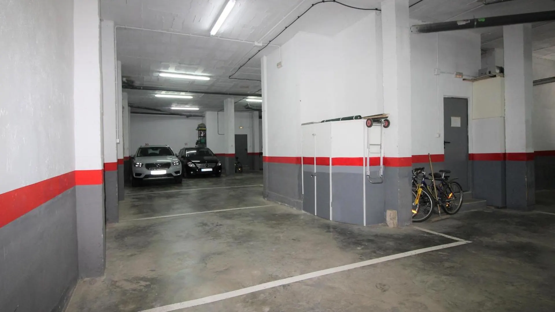Apartamento Con Terraza Y Parking A 400M De La Playa Del Port En Llanca - Es-228-156 0*,  Španělsko